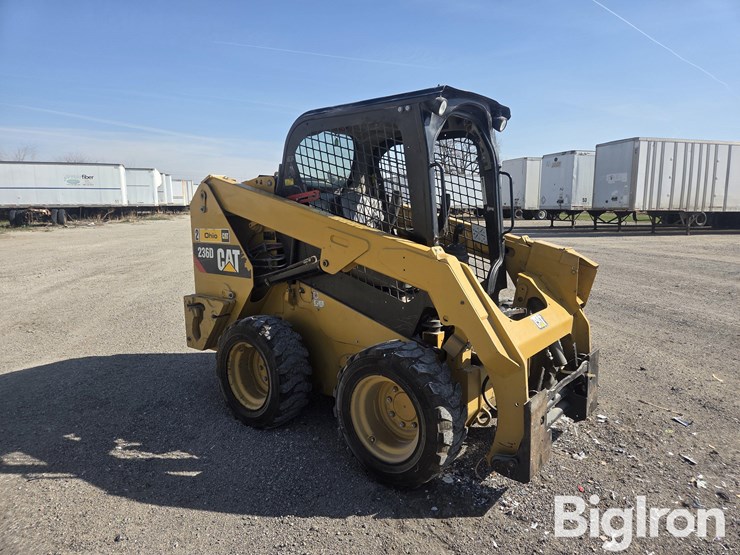 2016-caterpillar-236d-image-3