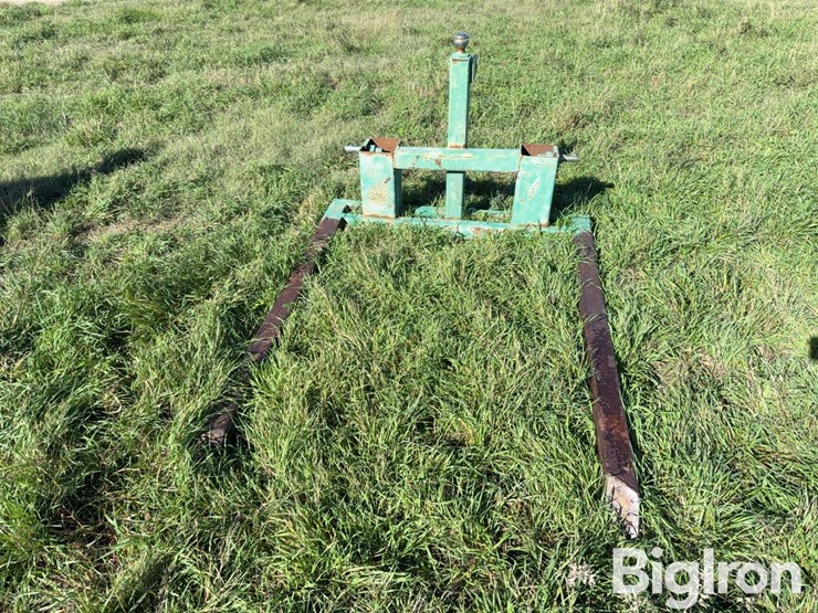 shop-built-54”-3-pt-mounted-bale-fork-image-2