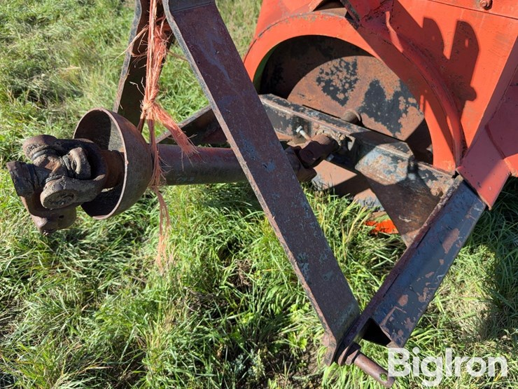 84”-3-pt-mounted-snow-blower-image-10