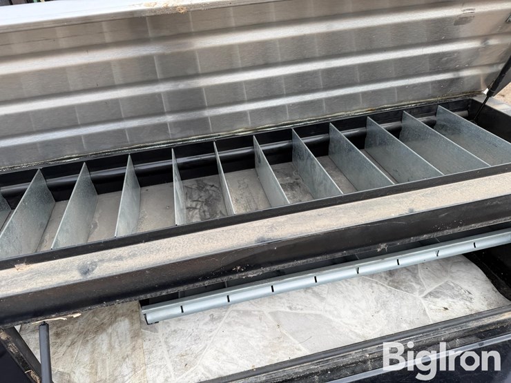 harbor-8'-aluminum-toolbox-image-19