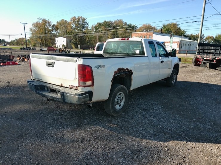 2010-gmc-2500hd-image-5