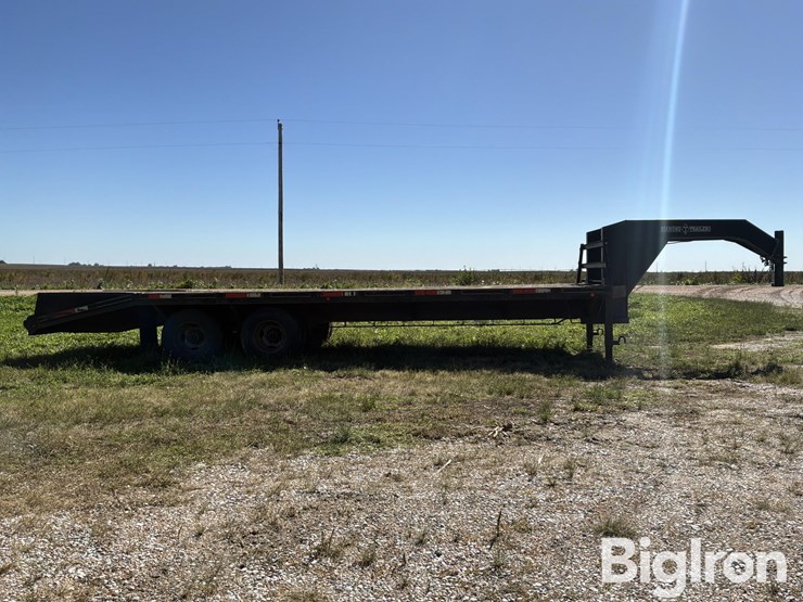 2004-diamond-t-t/a-gooseneck-flatbed-trailer-image-4