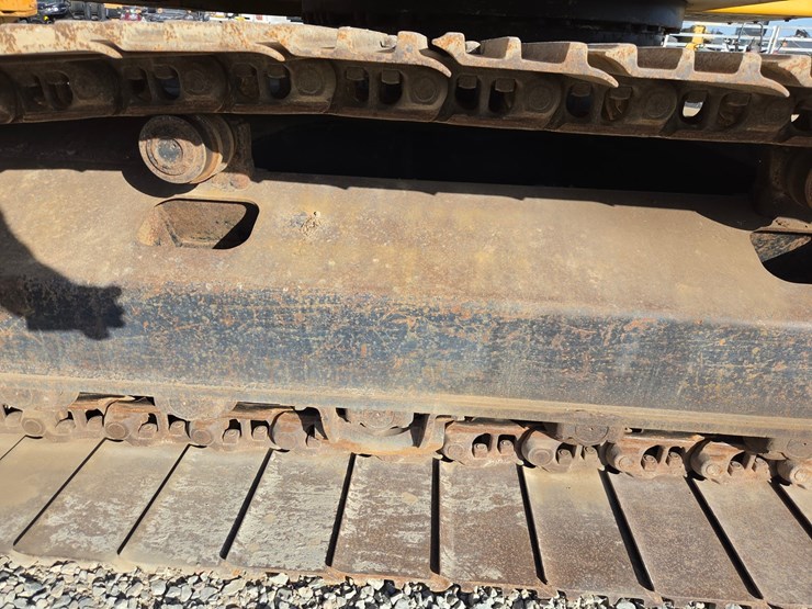 deere-225d-lc-image-74