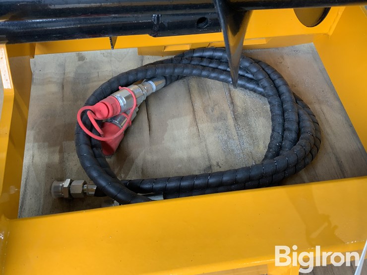 2026-massey-ferguson-730-image-9