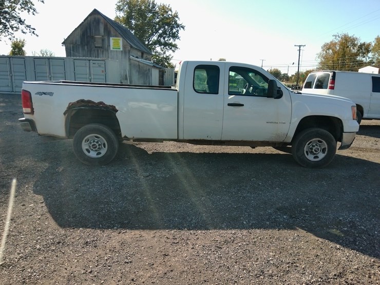 2010-gmc-2500hd-image-4