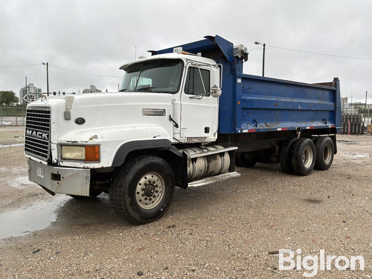 1999-mack-cl713-image-1