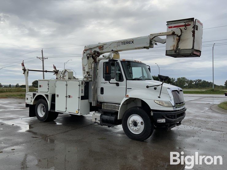 2011-international-durastar-4400-image-3