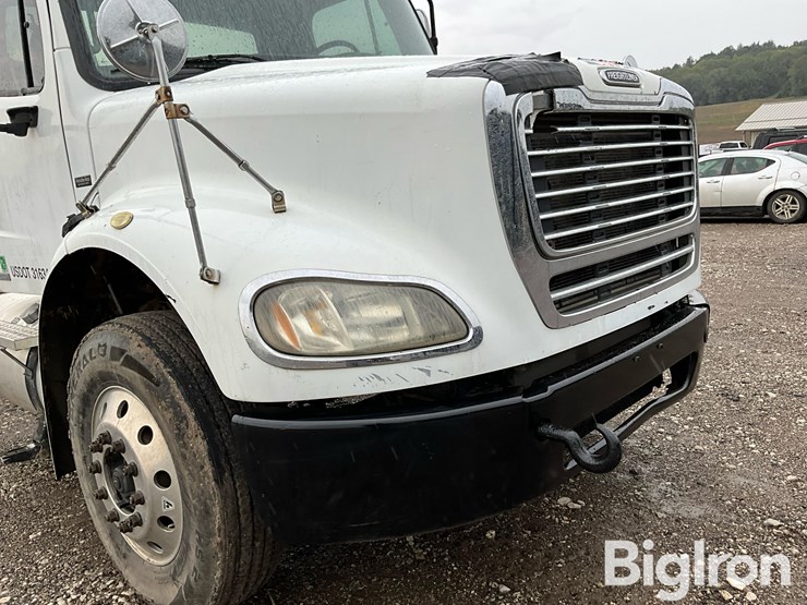 2010-freightliner-business-class-m2-112-image-18