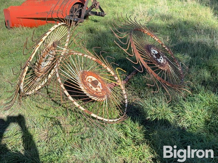 side-delivery-rake-wheels-image-1