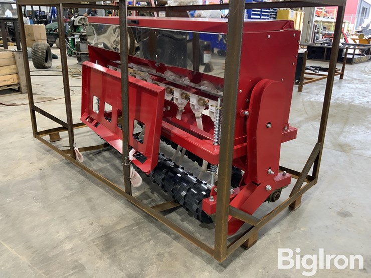 2026-massey-ferguson-730-image-5