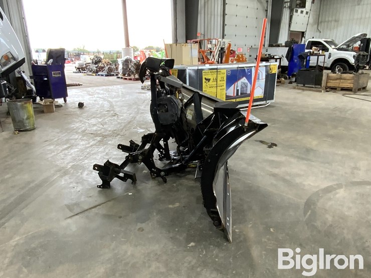 2024-massey-ferguson-730-image-4