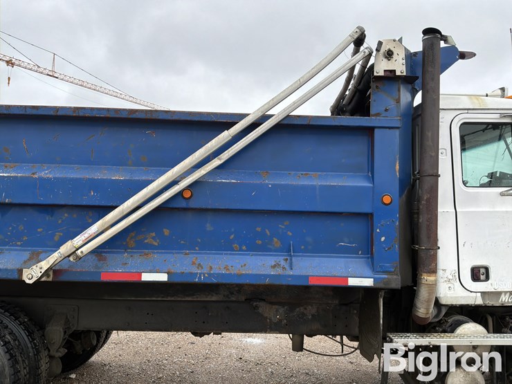 1999-mack-cl713-image-19
