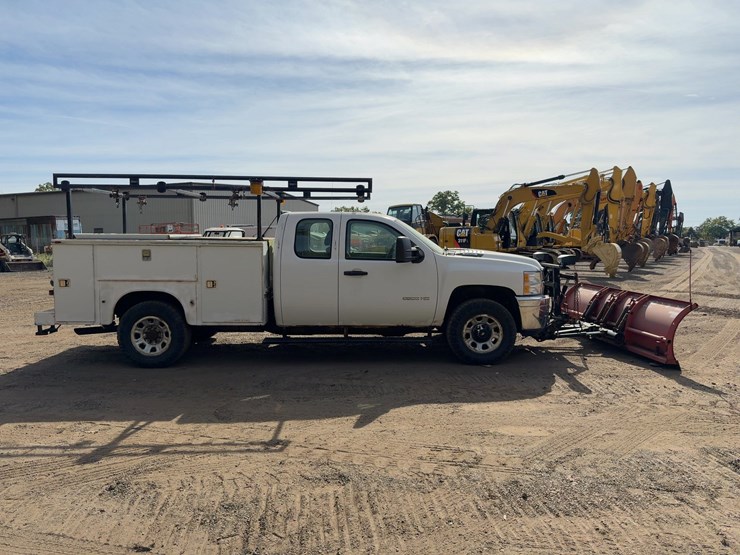 2013-chevrolet-silverado-3500hd-image-6