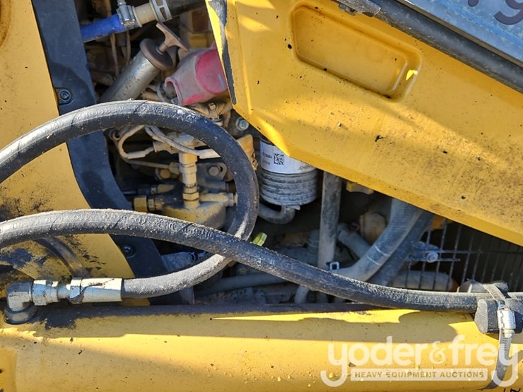 2016-deere-310sl-image-24