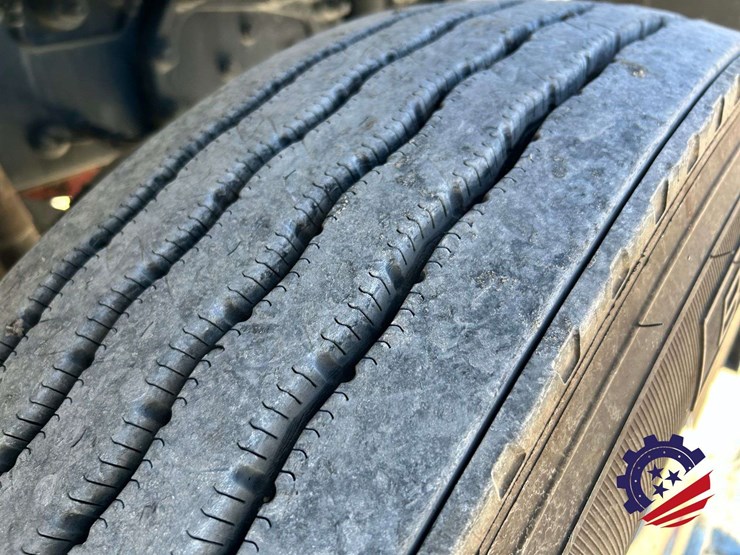 2018-peterbilt-389-image-50