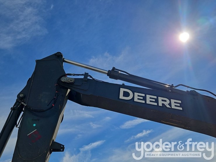 2019-deere-210g-image-19