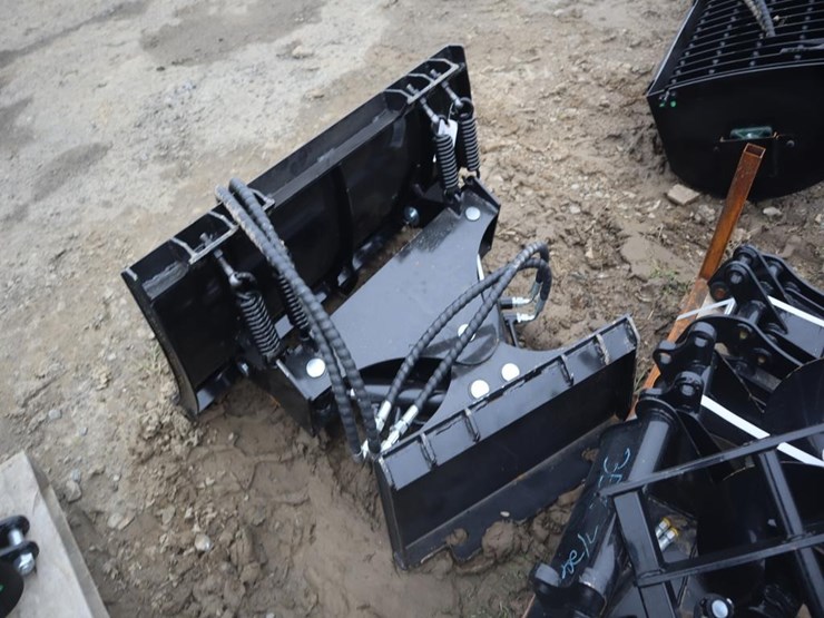 sdlanch-skid-loader-snow-pusher-image-5