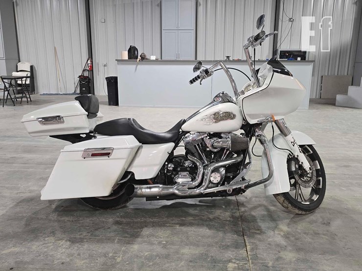 2013-harley-davidson-road-glide-image-6