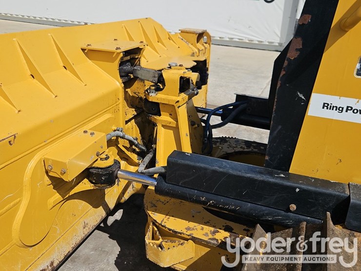 2021-caterpillar-d4-lgp-image-23