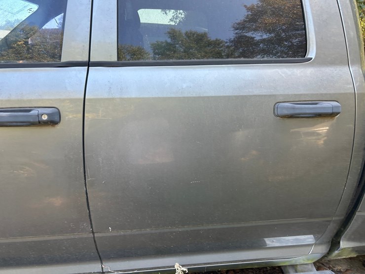 2013-dodge-1500-image-25