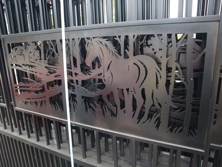 bi-parting-driveway-gates-image-3
