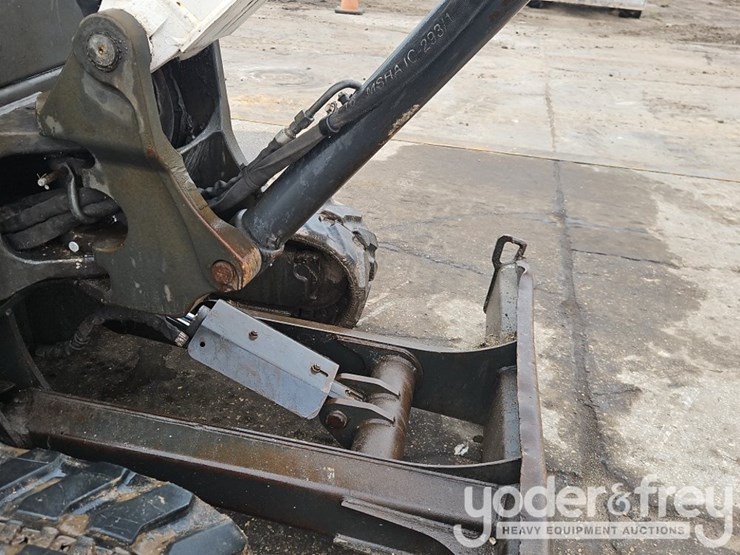 2020-bobcat-e32-image-13