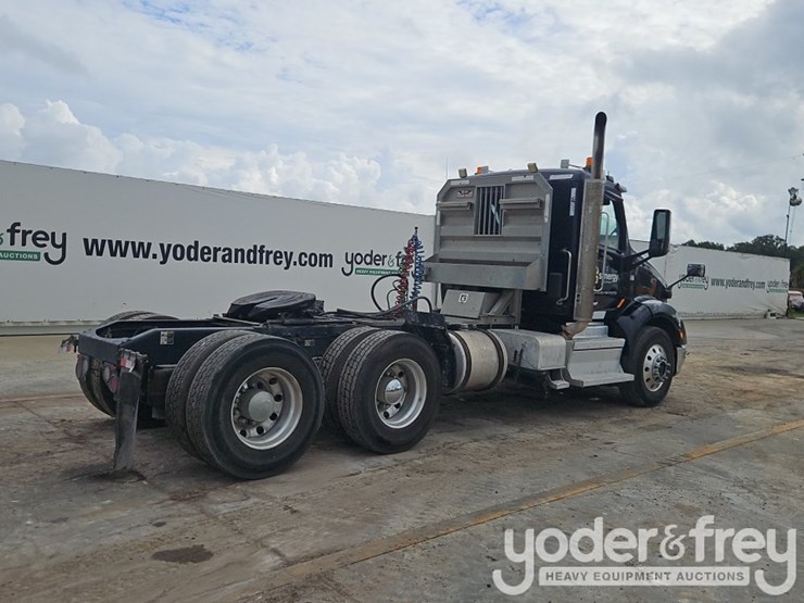 2019-peterbilt-579-image-5