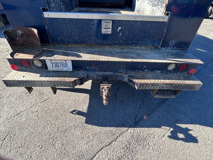 2016-chevrolet-3500-image-18
