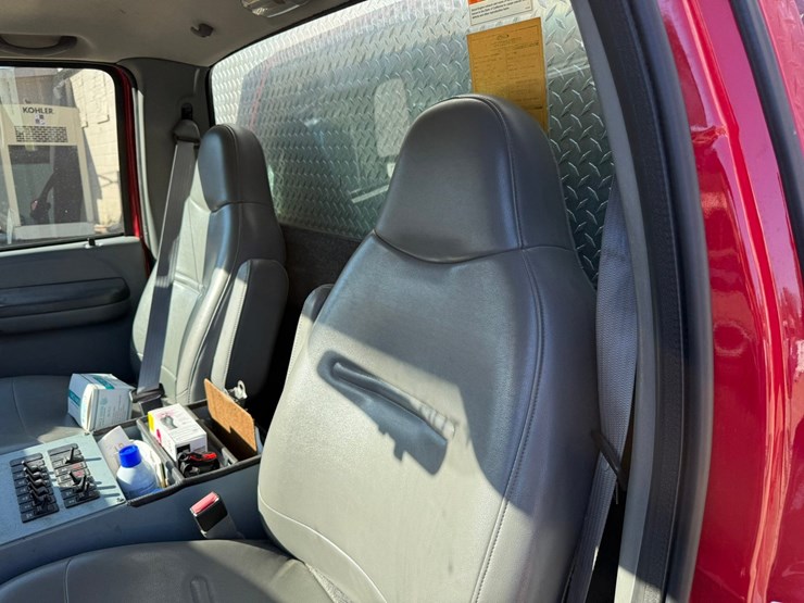 2004-ford-f550-image-55