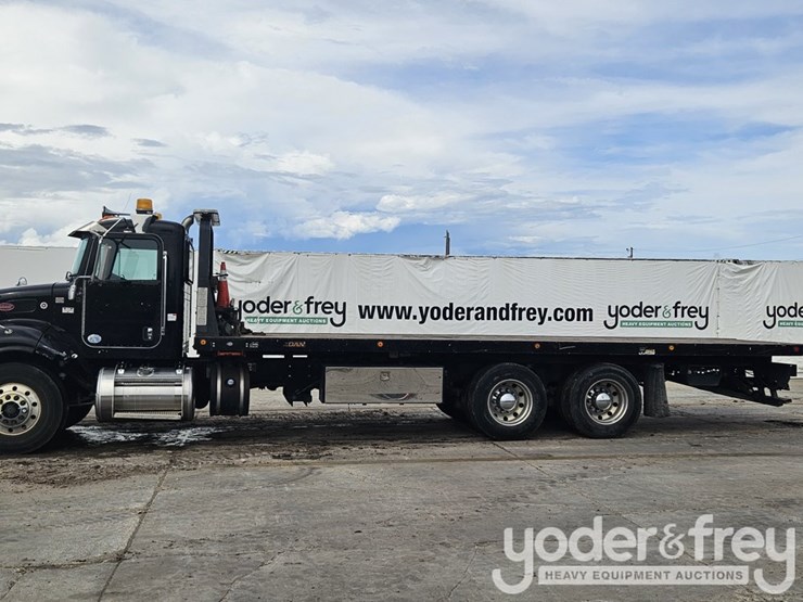 2017-peterbilt-348-image-3