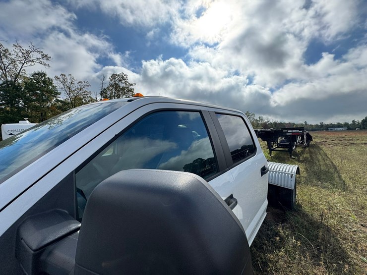 2019-ford-f350-xl-image-13