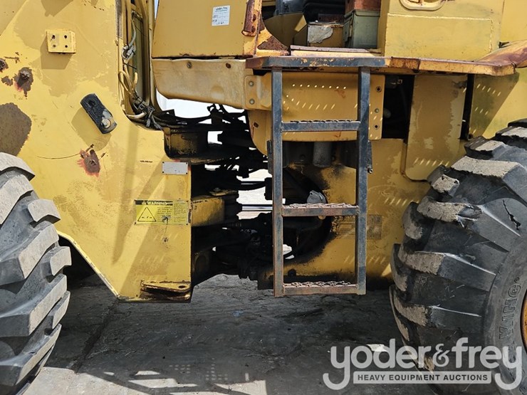 caterpillar-928f-image-16