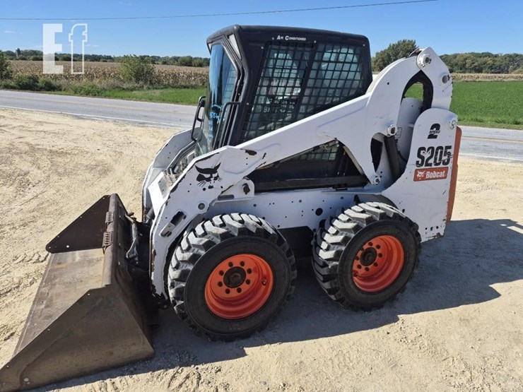 2010-bobcat-s205-image-10