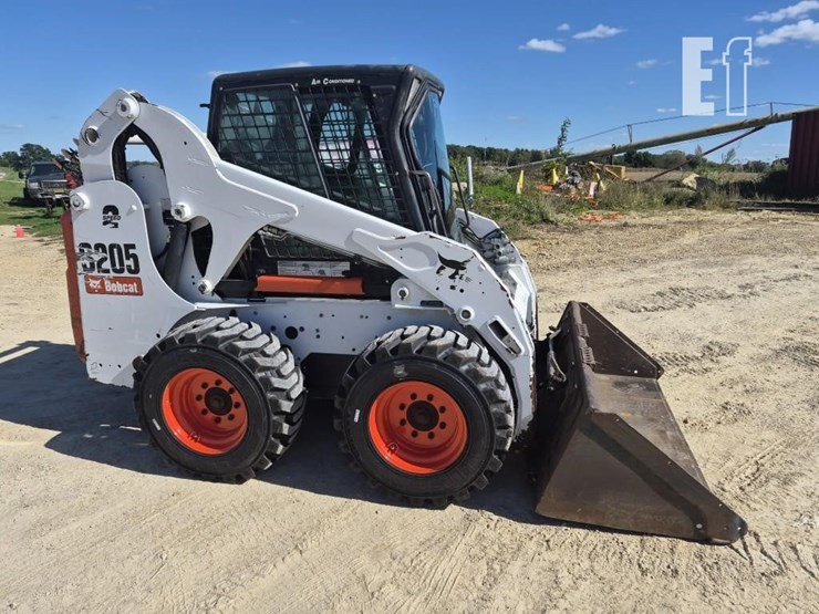 2010-bobcat-s205-image-7
