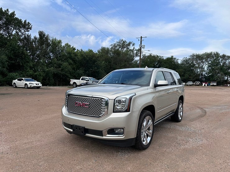 2017-gmc-yukon-denali-image-2
