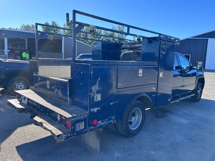 2017-gmc-3500-image-7