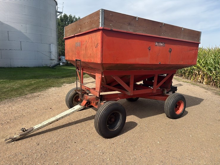 nu-bilt-co-(2)-compartment-gravity-wagon-seed-tender-w/-hyd-sudenga-brush-auger-image-3