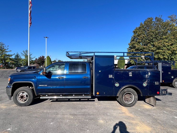 2017-gmc-3500-image-3