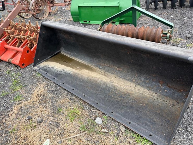 quick-attach-84in-bucket-image-1