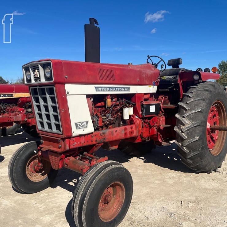1975 INTERNATIONAL 766