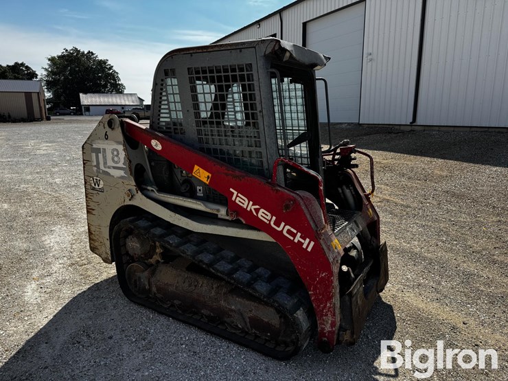 2013-takeuchi-tl8-image-3