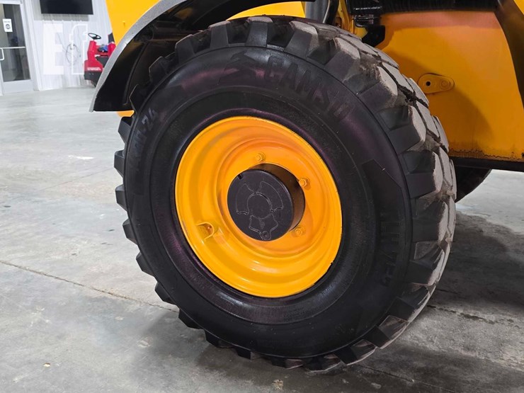 2016-jcb-507-42-image-26