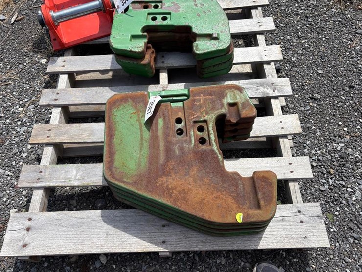 john-deere-suitcase-weights-image-1