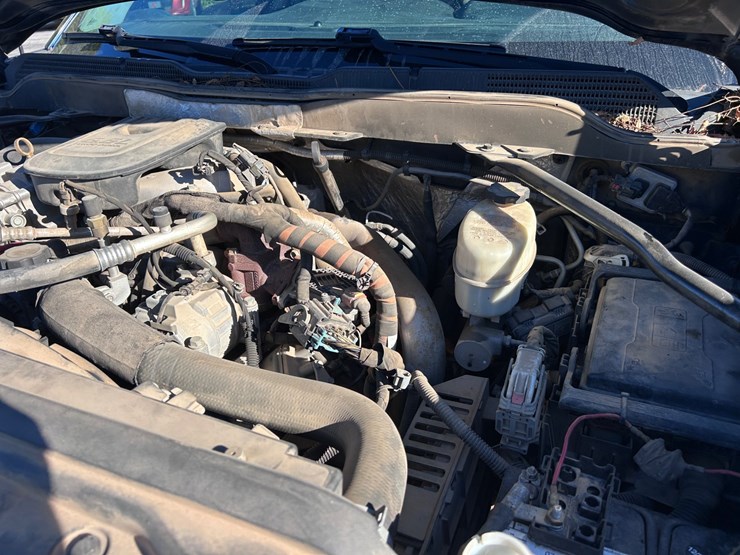 2016-chevrolet-3500-image-43