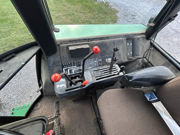 john-deere-4440-image-27