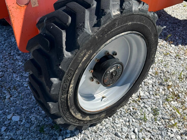 2020-jlg-600s-image-16