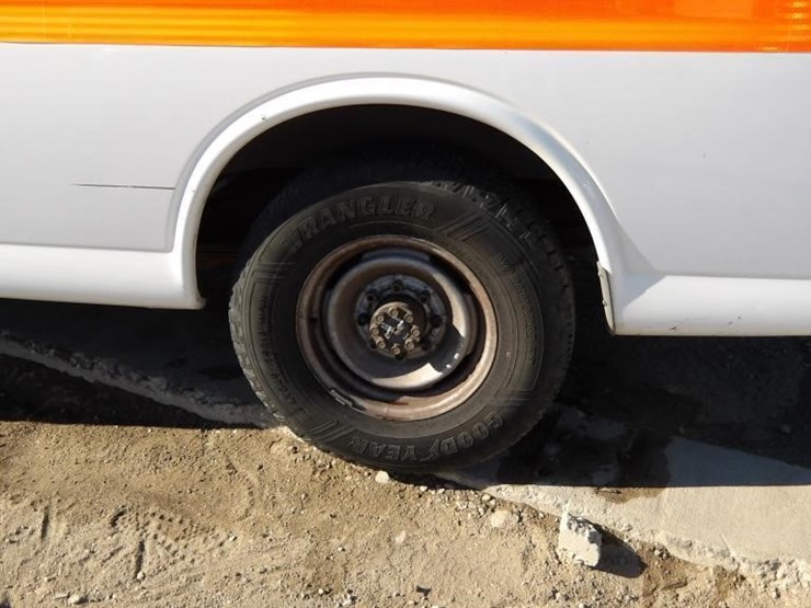2002-gmc-3500-image-6