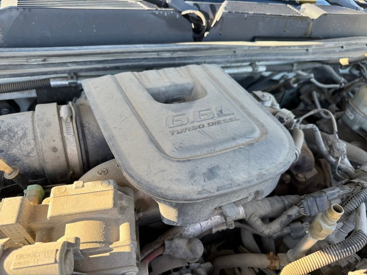 2014-chevrolet-3500-image-45
