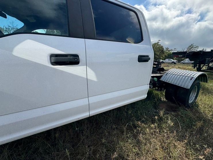 2019-ford-f350-xl-image-14