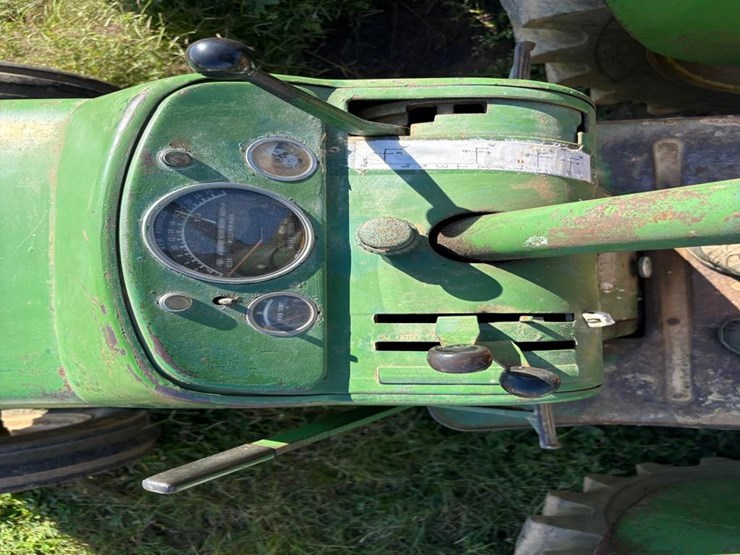john-deere-3010-image-11